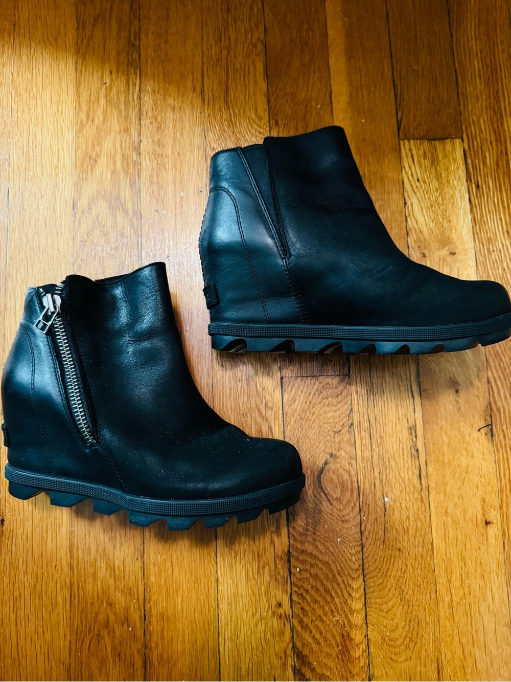 Sorel Joan of Arctic Wedge Zip Boots Women's 5.5
